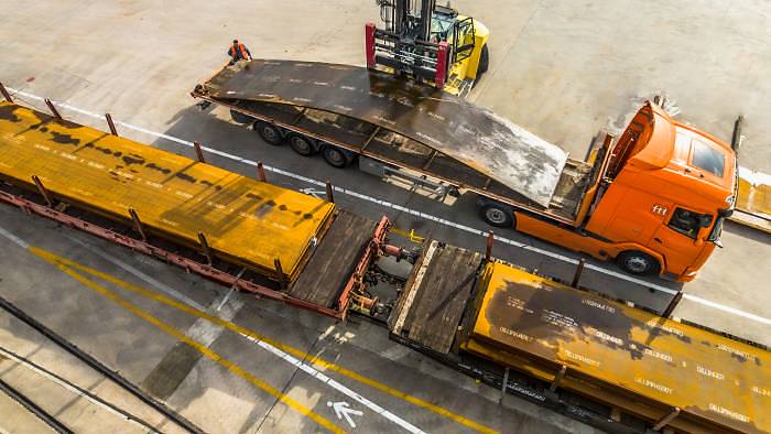 Efficiency and Intermodality Serving Steel Logistics