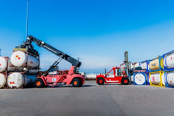 Container and tank container services